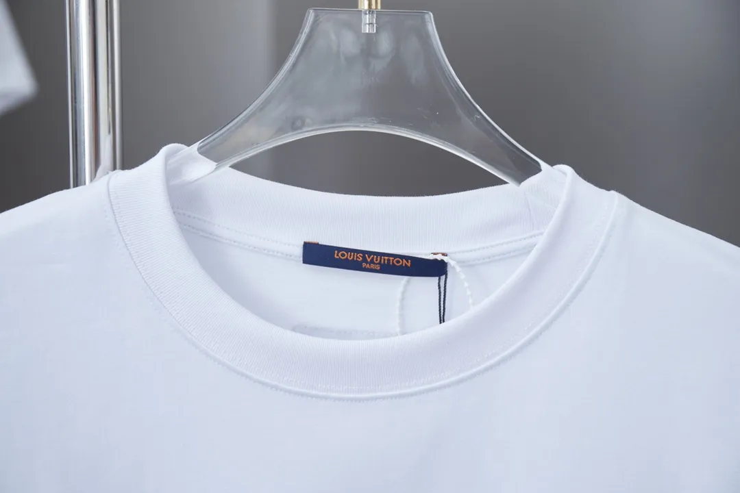 🅿️190 1V 25SS early spring new style Toothbrush embroidered logo short sleeves Light luxury essential item for daily commuting for men and women Correct version Welcome to compare Detailed features · 320g 100% pure cotton double yarn jersey fabric · Custom dyed in the same vat, special thickened 32 pieces double-strand 1X1 thread · Imported Tajima machine machine embroidery, toothbrush embroidered logo embroidery pattern + three-dimensional burnt flowers · Double-needle sewing and cross-seam technology · Original main mark, washed tag, brand moisture-proof paper packaging Color: black/white/pink Size: S/M/L/XLI